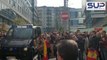 Vigo recibe entre aplausos a los agentes de la UIP que regresan de Cataluña