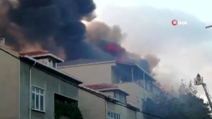 Avcılar'da korkutan çatı yangını