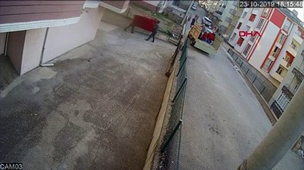 Önce keşif yaptı daha sonra geri geri açılıp hızla koşarak atladı