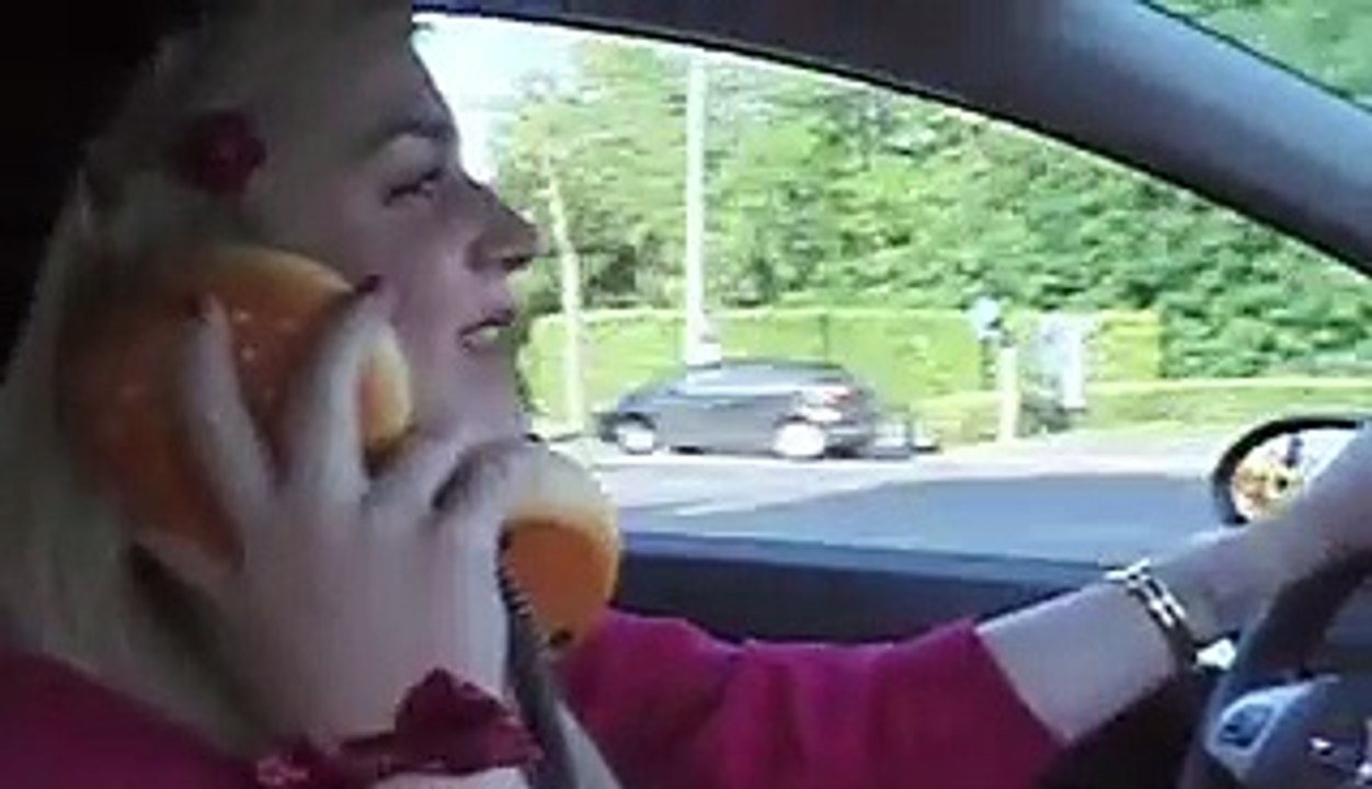 GET THEE TO A BURGER PHONE!