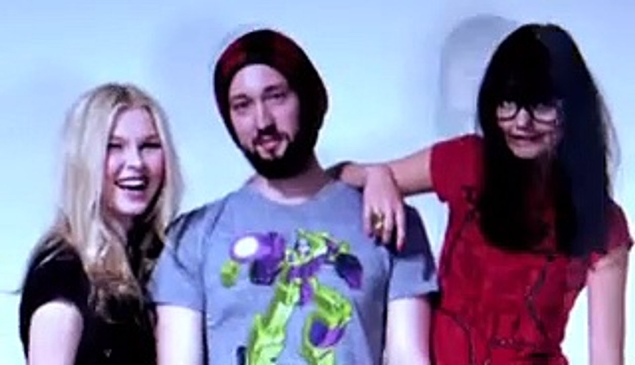 A TYPICAL NYLON PHOTO SHOOT