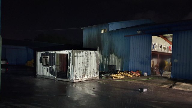 제주 서귀포 감귤 선과장 컨테이너 불...전열 기구 과열 추정 / YTN