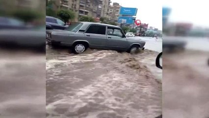 - Kahire'de şiddetli yağışlar nedeniyle havalimanını su bastı