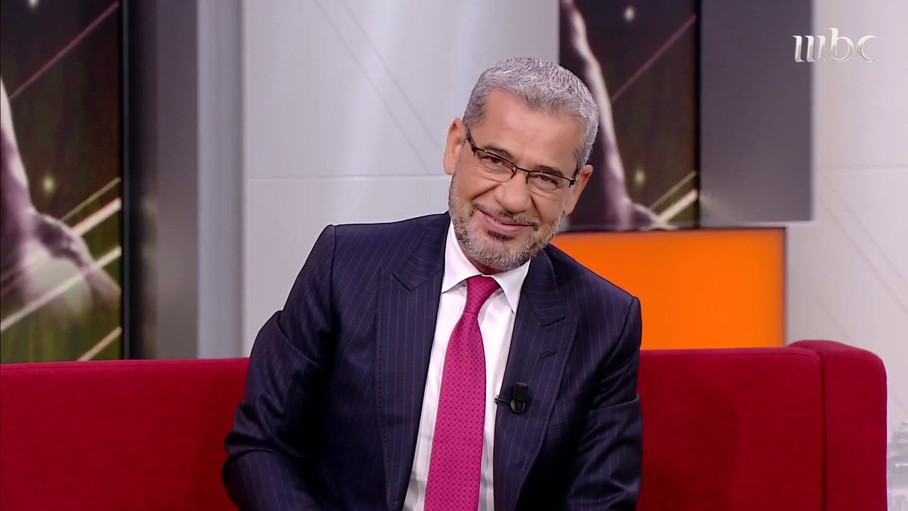 هدية من الفنانة شكران مرتجى لمصطفى الآغا على الهواء