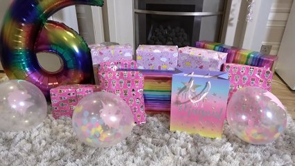 Sophia  Birthday Opening Presentes!