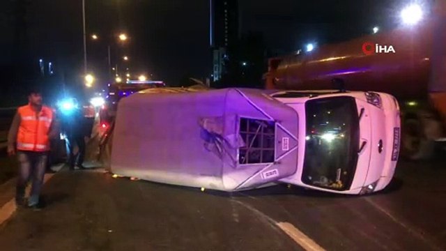 Basın Ekspres yolunda sebze yüklü kamyonet devrildi. Çok sayıda ekip olay yerine sevk edildi