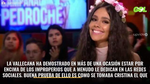 “Cristina Pedroche no usa pijama”. Foto en la cama sin maquillar (y tiene horas)