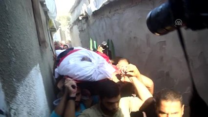 İsrail, Filistinli şehidin naaşını bir yıl sonra teslim etti - Cenaze töreni