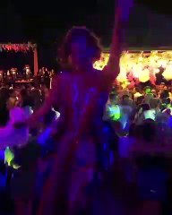 رقص إيمان العاصي بحيوية ورشاقة يقلب مواقع التواصل.. شاهدي إطلالتها