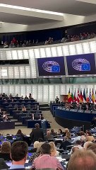 Hermann Tertsch protesta al eurodiputado socialista Javier Moreno durante su intervención sobre la exhumación de Franco