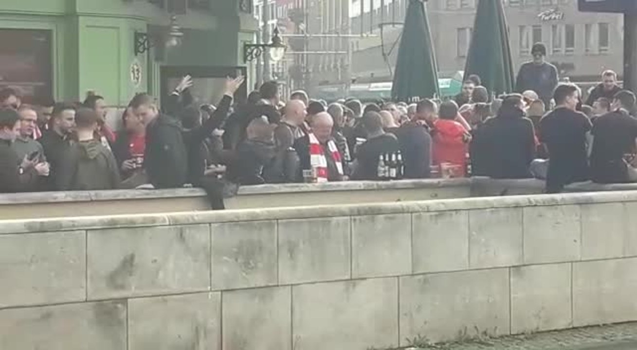 Europa League: les supporters du Standard mettent l'ambiance à Francfort