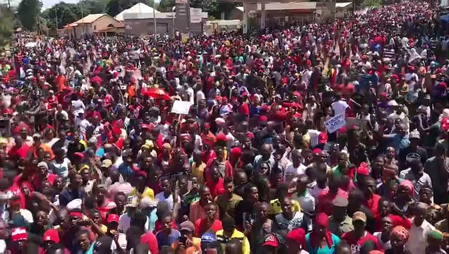 Marche contre un 3ème mandat d'Alpha Condé en Guinée : l'hymne du FNDC entonné à Labé