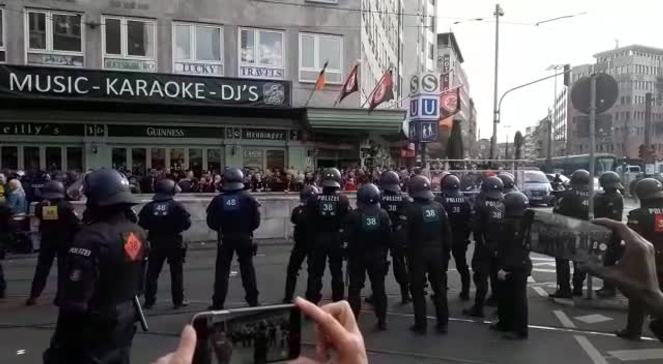 Europa League: les supporters du Standard mettent l'ambiance à Francfort