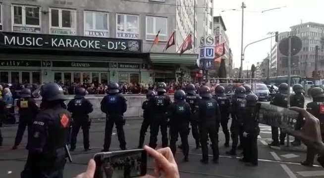 Europa League: les supporters du Standard mettent l'ambiance à Francfort