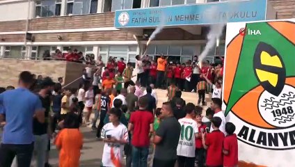 Alanyaspor öğrencilerle buluştu