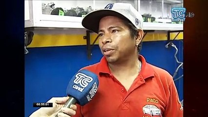 Se registra en cámara de seguridad el robo del interior de un local en Guayaquil