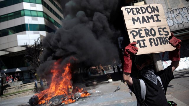 Chile unrest: Promised reforms fail to quell protests, strike