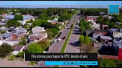 Así se ve desde el aire la eterna fila para hacer la VTV en La Plata