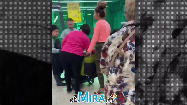 Intenta robar en Mercadona y acaba golpeando a los trabajadores
