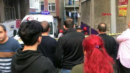 Mühürlü binasına girdi cama çıkıp eylem yaptı