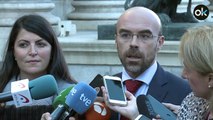 Macarena Olona y Jorge Buxadé, parlamentarios de Vox, en la puerta del Congreso de los Diputados