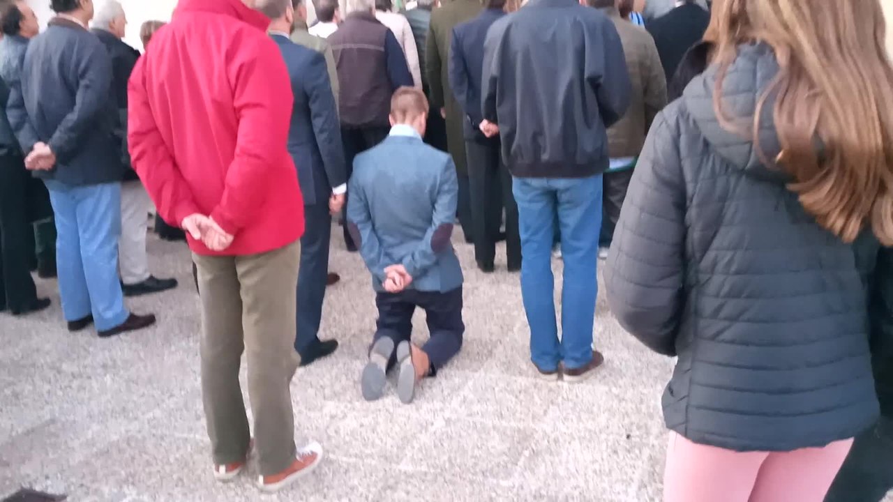 Ultraderechistas entonan el himno franquista