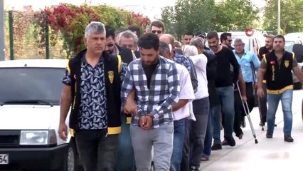 TV programlarında aranan dolandırıcı fuhuş operasyonunda yakalandı