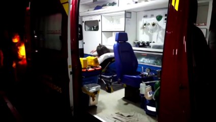 Mulher é socorrida após sofrer queda na Rua da Lapa