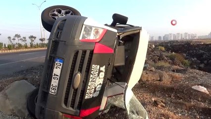 Diyarbakır'da tarım işçilerini taşıyan minibüs kaza yaptı: 18 yaralı