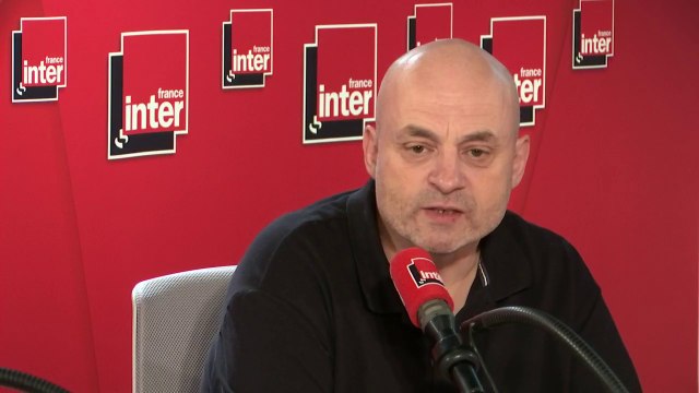 Michel Desmurget : Il n'y a aucun risque à ne pas utiliser d'écran jusqu'à six ans. Au-delà et jusqu'à 10 ans, jusqu'à une demi-heure par jour, il n'y a pas d'effets, à condition qu'on préserve le sommeil