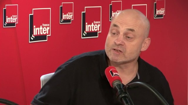 Michel Desmurget : A l'école, sur certains besoins particuliers, les écrans peuvent être une médiation intéressante. Les interdire non, mais savoir pourquoi on les utilise, oui.