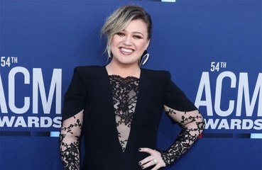 Kelly Clarkson is always mistaken for Carrie Underwood