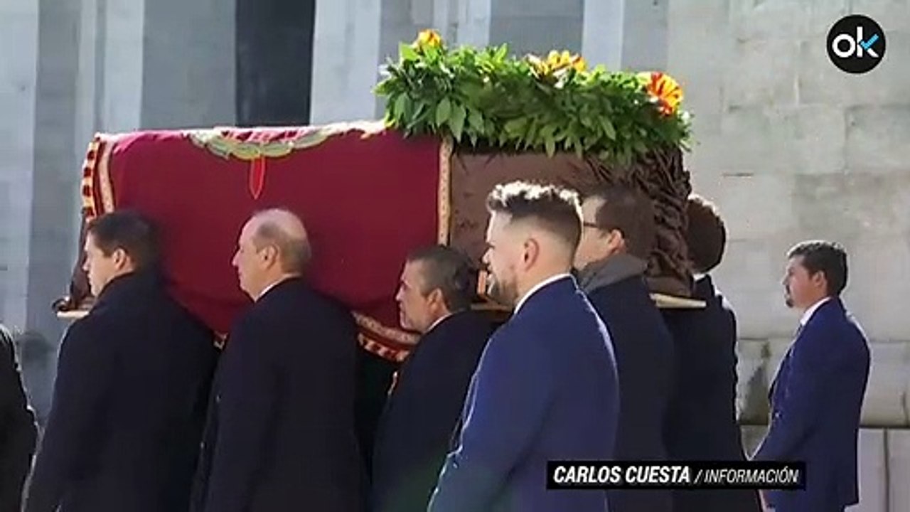 La improvisación de Sánchez: los enterradores tuvieron que sacar el ataúd con radiales y a mazazos