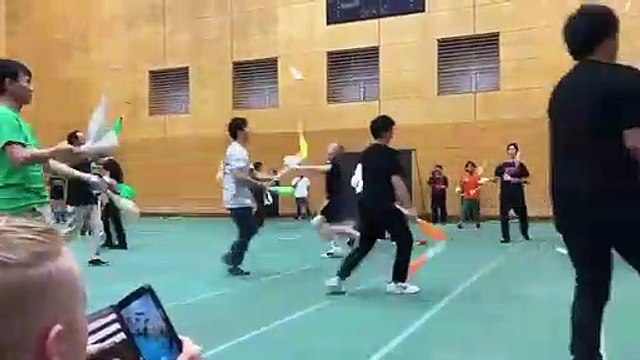 Duel de jongleurs : ils doivent stopper l'équipe adverse !