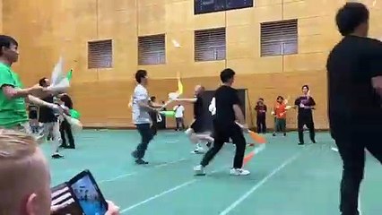 Duel de jongleurs : ils doivent stopper l'équipe adverse !