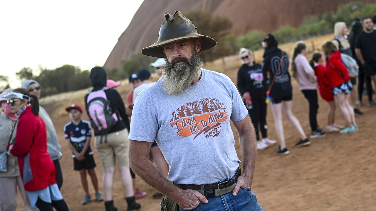 Australia bans climbers from Uluru in respect o...