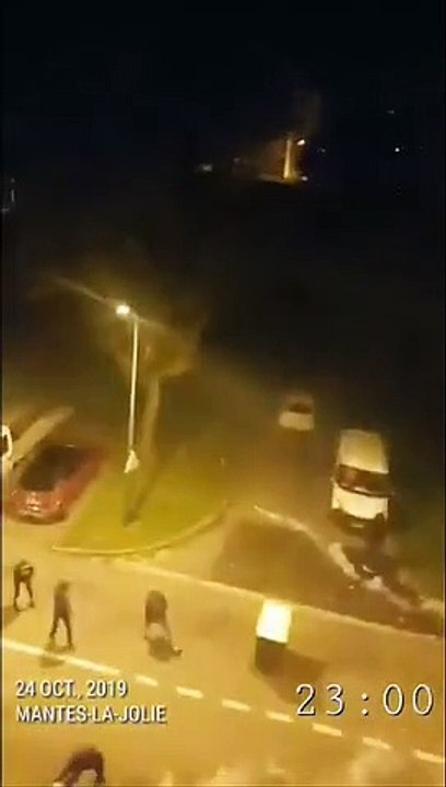 Yvelines: Les policiers attirés dans un guet-apens à Mantes-la-Jolie - Un jeune homme blessé à l'oeil - L'IGPN a été saisie - VIDEO