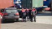 Policia “rrethon” portin e Durrësit/ Aksion kundër lëndëve narkotike, pranga 2 personave