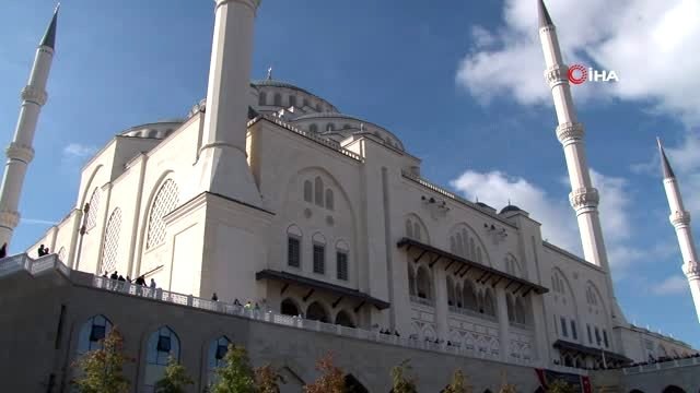 Cumhurbaşkanı Erdoğan, Cuma namazını Çamlıca Camii'nde kıldı