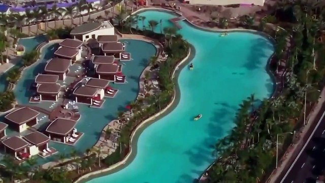 Avec sa forme d'immense guitare électrique, découvrez le nouveau Hard Rock Hotel et casino qui va être inauguré au nord de Miami en Floride