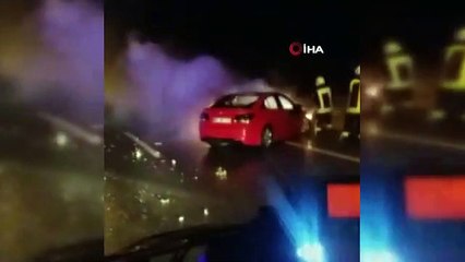 Siirt'te bariyerlere çarpan araç alev alarak yandı