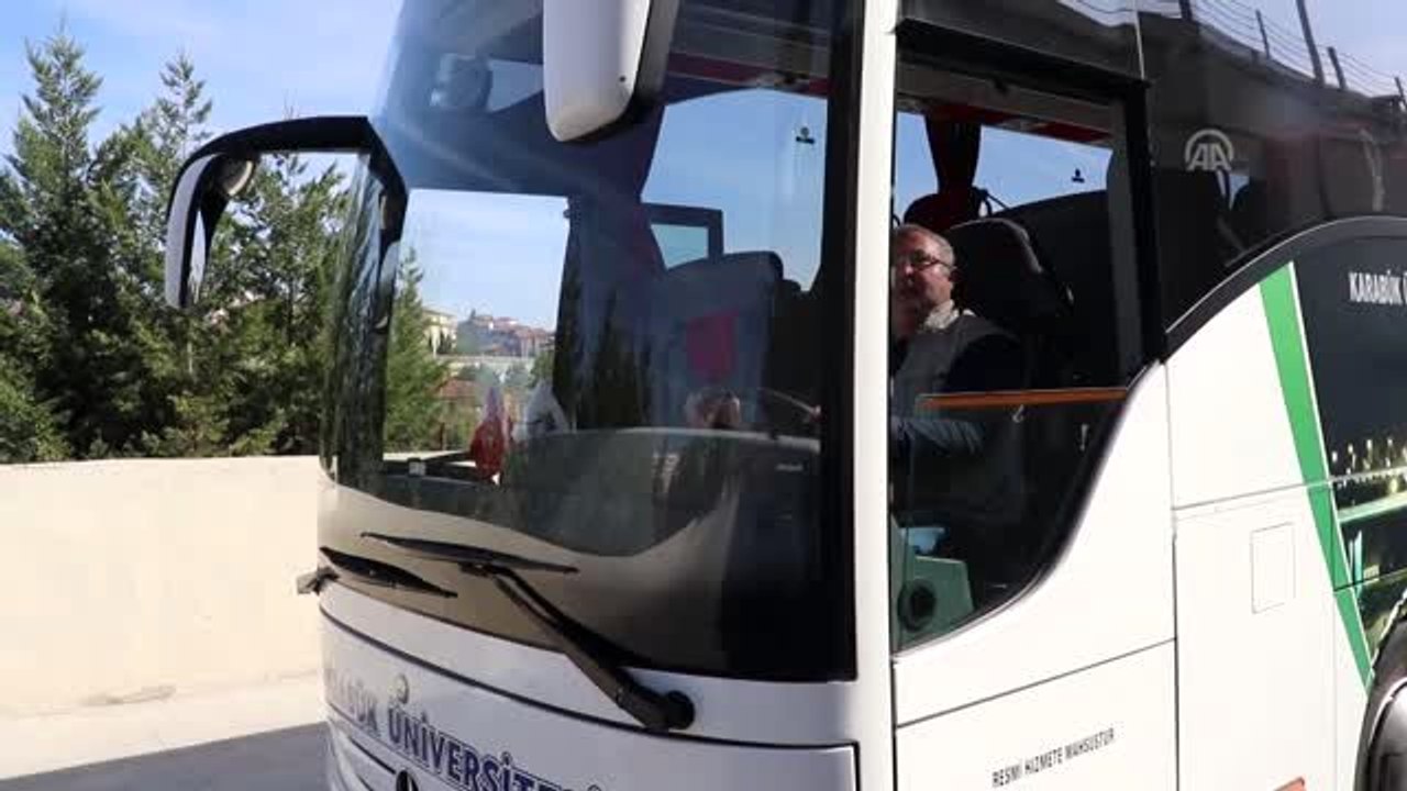 Üniversiteli babanın okul masrafı oğlundan