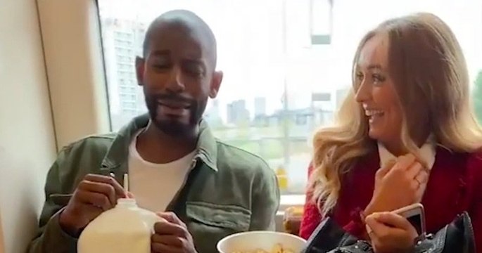 Elvin Mensah, l'instagrammeur qui fait des rencards improvisés dans le métro