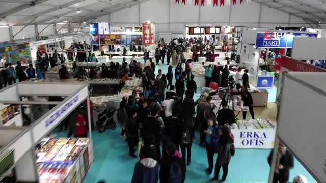 Elazığ'da Kitap Fuarı yoğun katılımla açıldı