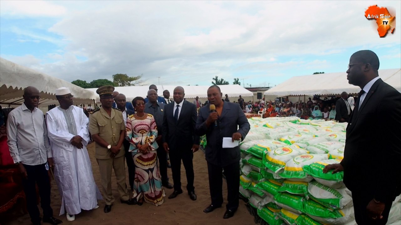 Don de matériels du ministre Kobenan Kouassi Adjoumani au nom du premier ministre aux populations sinistrées de Grand-Bassam
