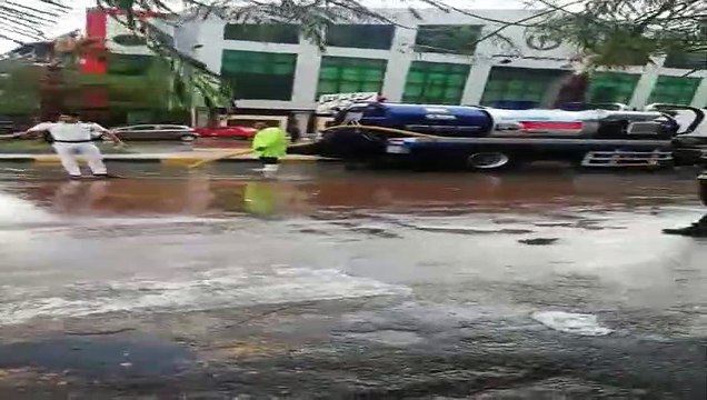 الأجهزة التنفيذية بالإسكندرية تتابع إزالة مياه الأمطار من الشوارع