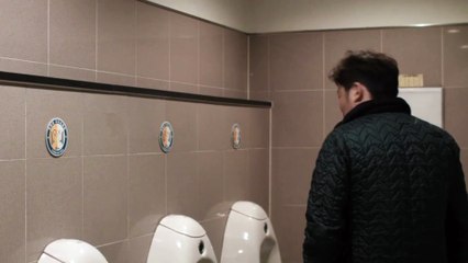 [무비컷] 화장실에서 일어난 충격사건