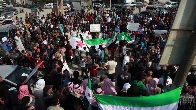 Syrians displaced from Manbij call for resumption of Turkey offensive