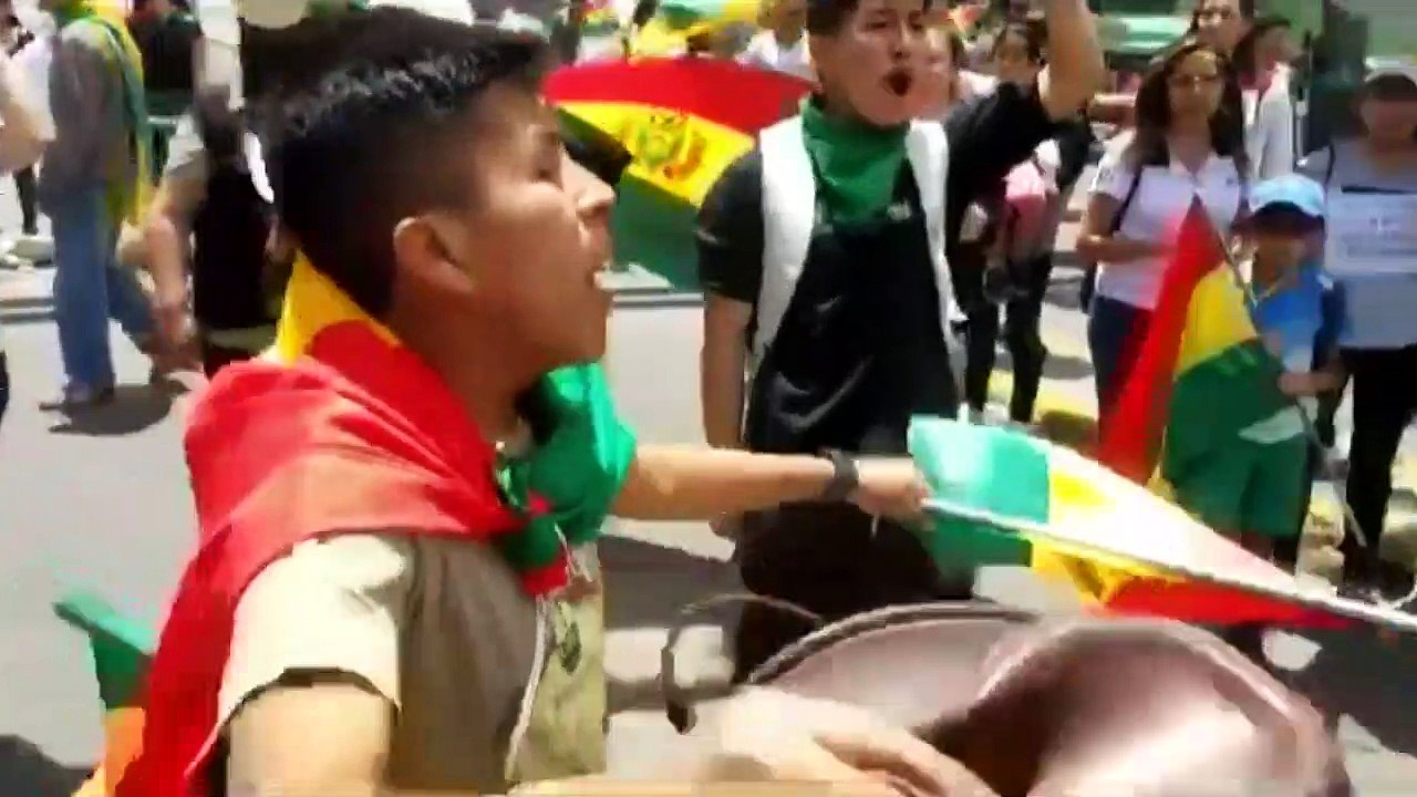 Pressão por segundo turno
