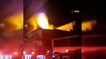 Küçükçekmece’de 4 katlı binanın çatısı alev alev yandı